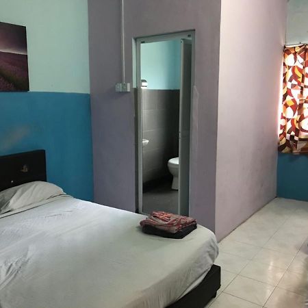 Yb House Hotel Kuantan Eksteriør billede